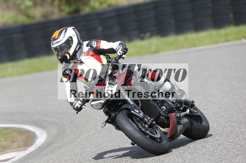 /Archiv-2025/53 16.09.2025 Track Day Domi Aegerter ADR/Gruppe gelb/111